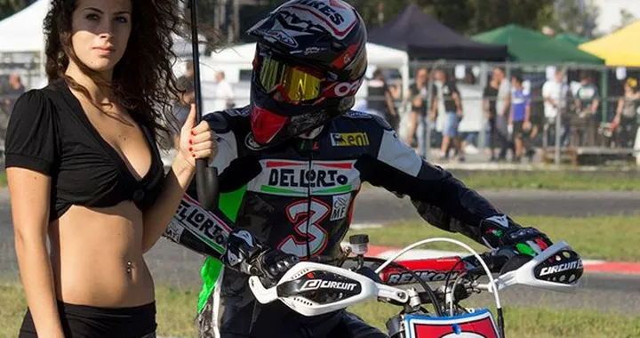 Biaggi e belle ragazze al Trofeo Centro Italia Supermotard di Latina