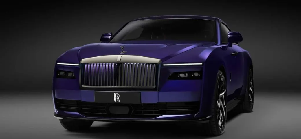 Rolls-Royce Spectre Black Badge, numeri da capogiro: la nuova frontiera del lusso
