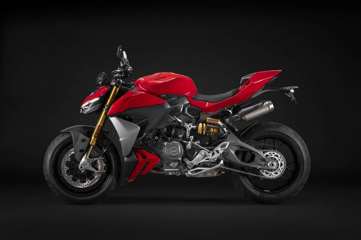 Ducati Streetfighter V2 2025: la naked perfetta tra pista e strada