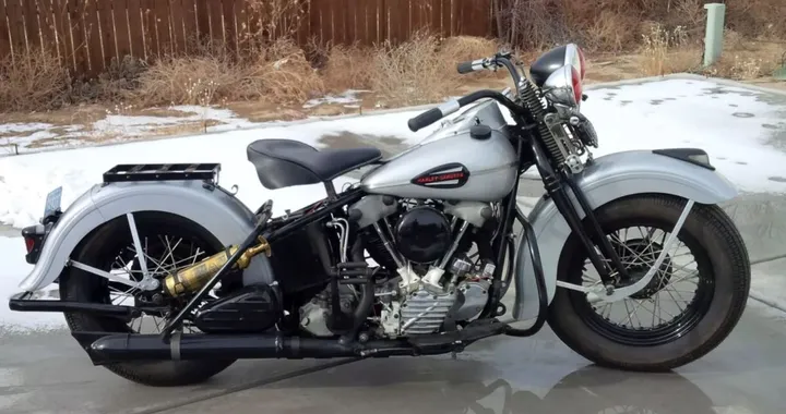 Questa Harley-Davidson del 1944 è un pezzo raro o un mistero irrisolto?