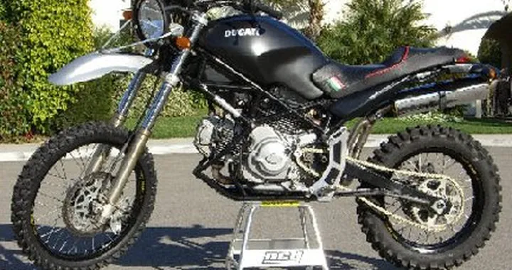 Special enduro su base monster