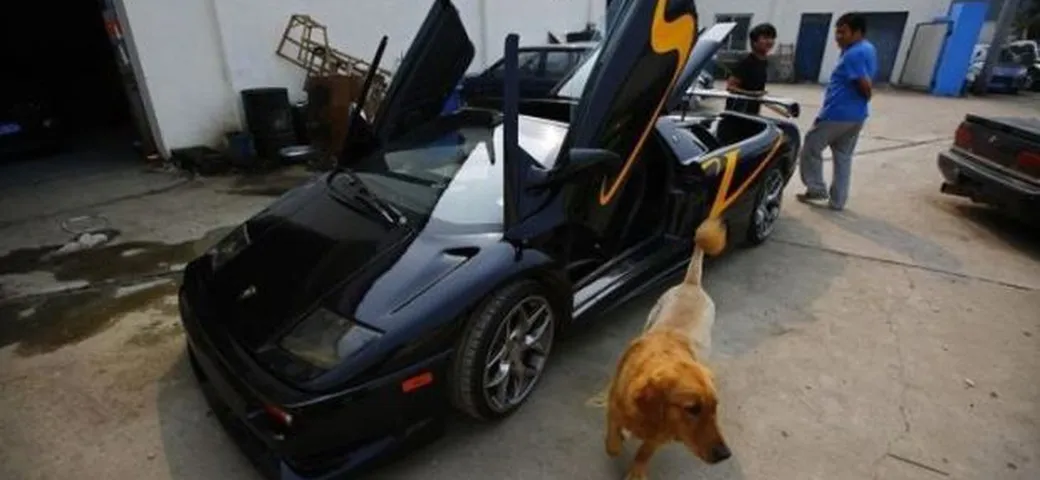 Due meccanici cinesi si costruiscono in garage una Diablo SV