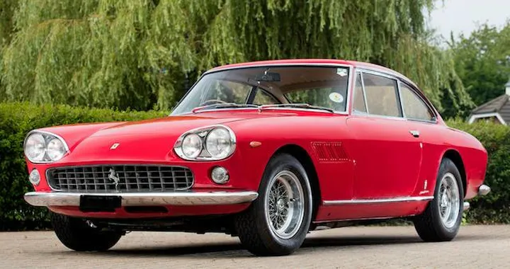 Ferrari 330 GT 2+2 all'asta da Bonhams a Goodwood