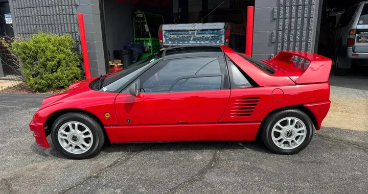 Motore turbo, porte ad ala di gabbiano e 720 kg: la kei car più rara