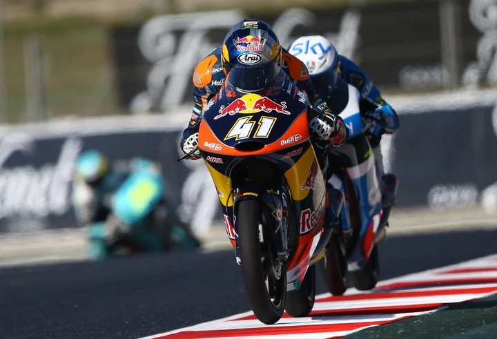 Moto3 Assen, Binder nella morsa degli italiani. Fenati e Bulega, fratelli coltelli?