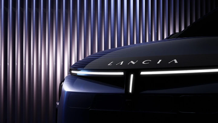 Nuova Lancia Ypsilon: ecco la prima immagine ufficiale del suo frontale