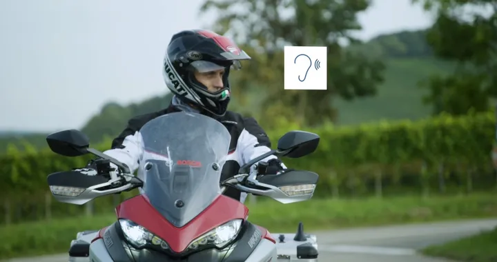 EN | Bosch Motorcycle-to-vehicle communication. Get connected for greater safety on the roads.