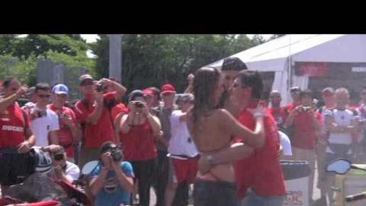WDW 2010: la festa continua fra i piloti ufficiali, Troy Bayliss e il sexy bike wash!