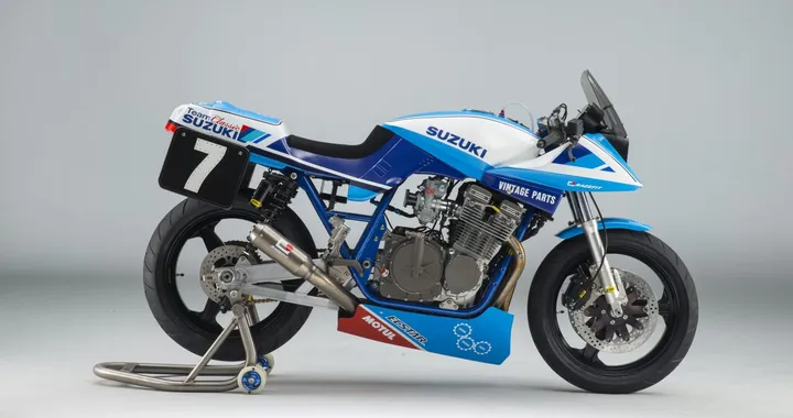 Una Suzuki Katana a Donington Park
