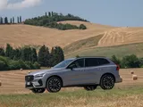 Volvo XC60 Model Year 2026: icona della sicurezza e del design scandinavo