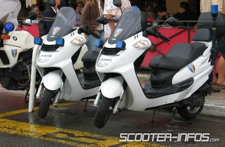 Scooter Sym per la polizia di Cannes