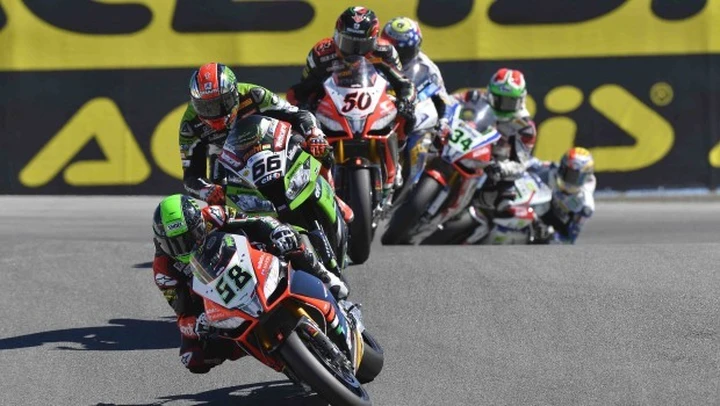 SBK, Laguna Seca: Laverty vince gara 2 dopo una bella battaglia. Giugliano e Melandri sul podio