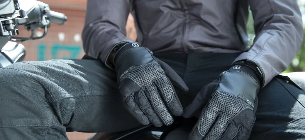 Guanti moto Hevik Zeus e Athena: accessori estivi per lui e per lei