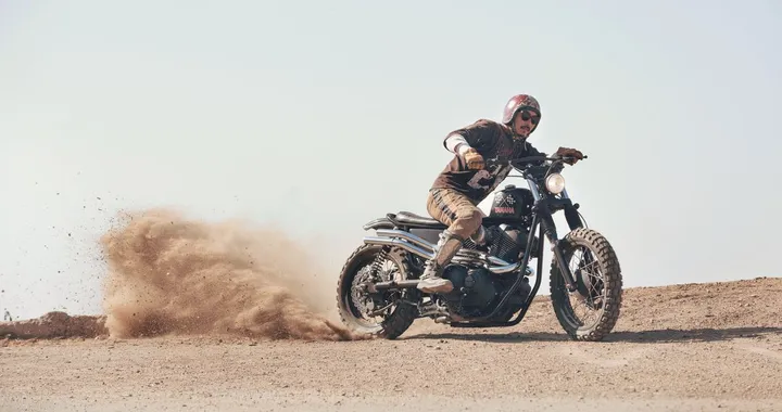 Yamaha SCR950 "Chequered" by Brat Style [Foto e Video]