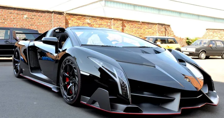Lamborghini: richiamate Aventador e Veneno