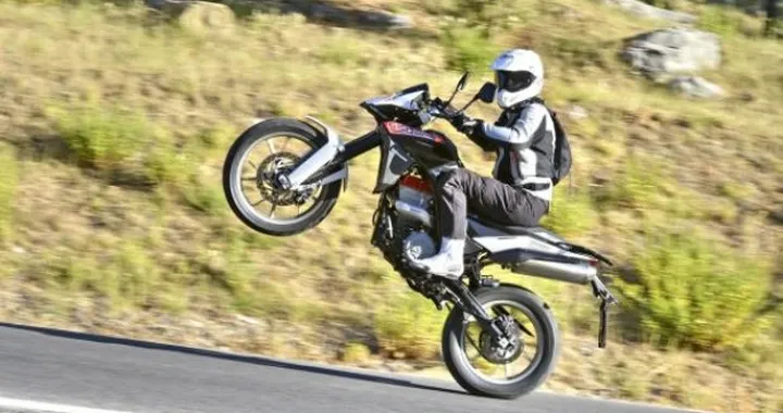 Husqvarna TR 650 Strada: il test di Motoblog