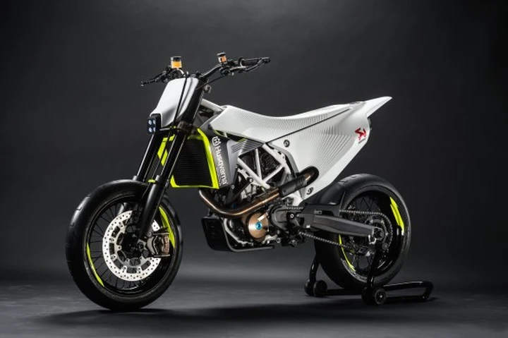 Husqvarna all'EICMA 2014 con tre nuovi modelli stradali