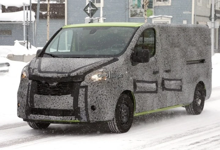 Foto spia Renault Trafic