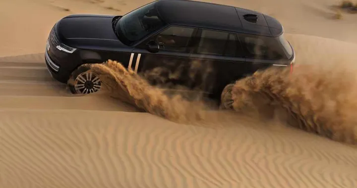 Range Rover Elettrica: test estremi nel deserto prima del lancio