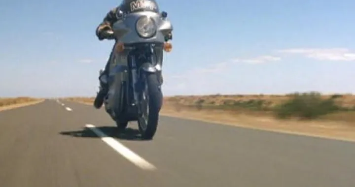 MotoCult: Mad Max - Interceptor, motori postapocalittici e tamarri cyberpunk