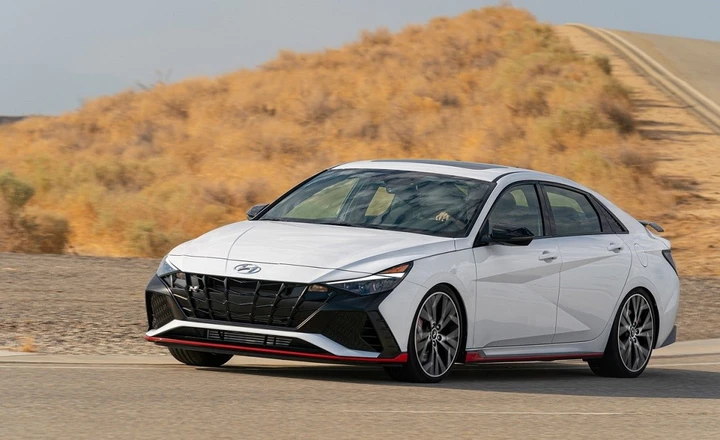 Hyundai Elantra N: caratteristiche e prestazioni