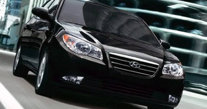 Hyundai Elantra ibrida elettrica/GPL nel 2009