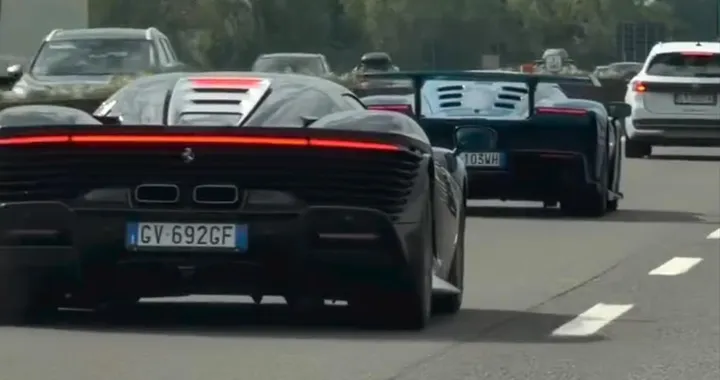 Ferrari F80 e Daytona SP3 insieme in autostrada: oltre 10 milioni di euro nel traffico