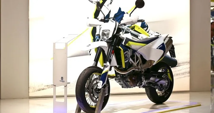 Husqvarna 701 Supermoto 2016