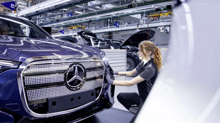 Mercedes-Benz GLC, inizia a Brema la produzione della nuova BEV