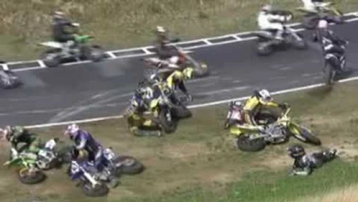 Un poco di Supermotard... con qualche caduta