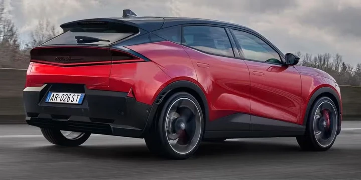 Alfa Romeo Stelvio il debutto slitta ancora: si parla del 2028