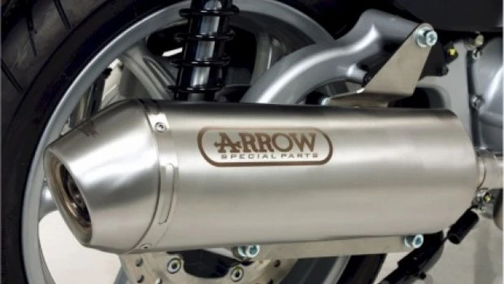 Arrow Reflex, nuova linea di terminali per Maxiscooter