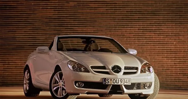 Mercedes SLK restyling: tutte le info e le immagini ufficiali