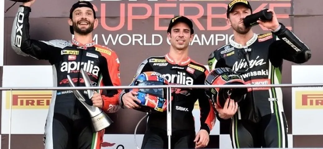 SBK Sepang 2014: Marco Melandri regala la doppietta all'Aprilia, Guintoli ancora 2° [FOTO]