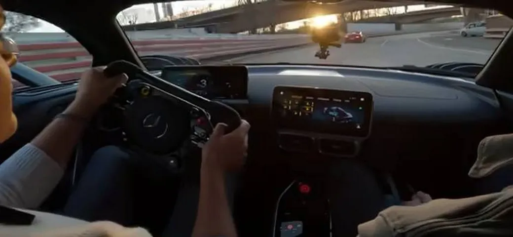 Nico Rosberg guida la sua Mercedes-AMG One in un Track Day | Video