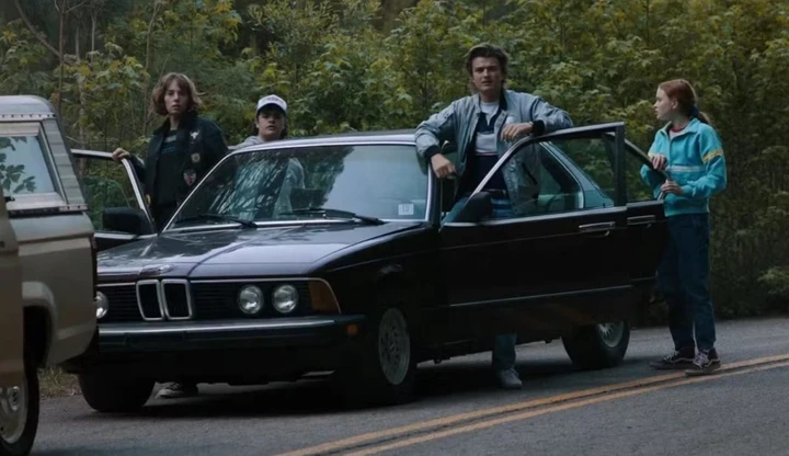 Qualcosa non quadra nella BMW 733i di Stranger Things