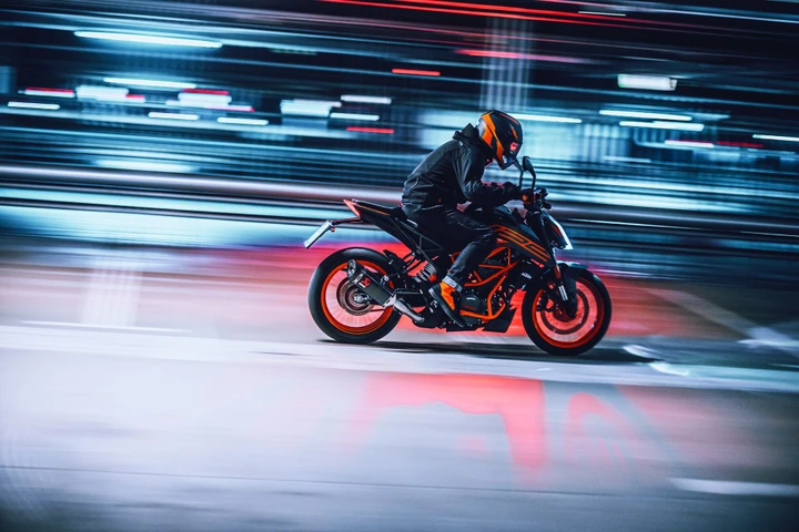 Husqvarna e KTM: nuovi prezzi per i modelli stradali 2021