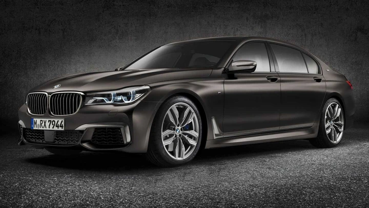 BMW: una speciale Serie 7 per dire addio al V12 negli USA