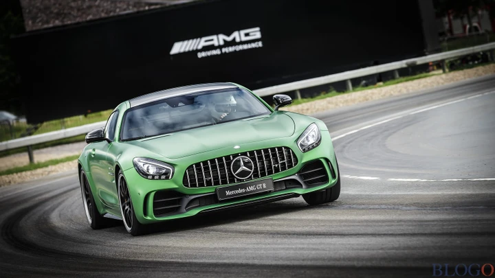 Mercedes AMG GT R: la presentazione ufficiale