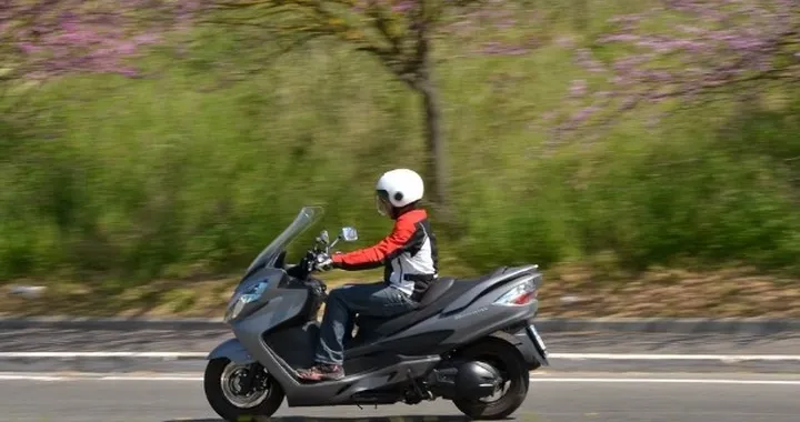 Suzuki Burgman 400 ABS 2015: il nostro test su strada