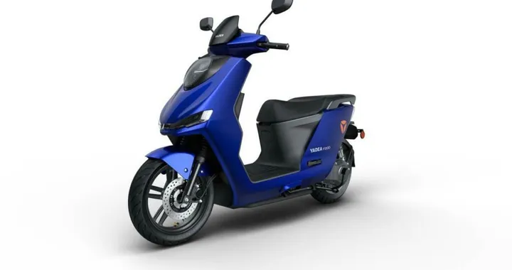 Yadea F200: debutta il nuovo scooter elettrico progettato con Porsche [FOTO]