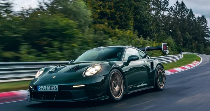 Porsche 911 GT3 RS: il Manthey Kit che ridefinisce la performance in pista