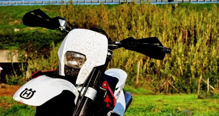 Husqvarna: operai occupano gli uffici, spunta un'offerta (rifiutata) di MV Agusta