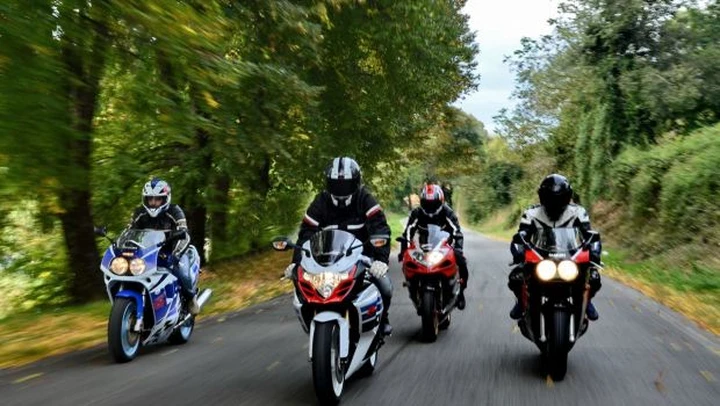 Suzuki GSX-R 1000 Story: 25 anni di di GSX-R in Video