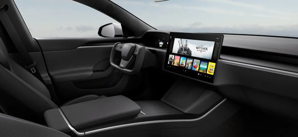 Tesla: l'infotainment per giocare come sulla Play Station 5