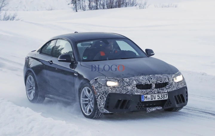 BMW M2 CS: foto spia sulla neve
