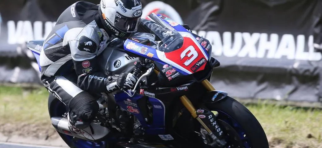 TT2015: Michael Dunlop scarica Yamaha e passa a BMW