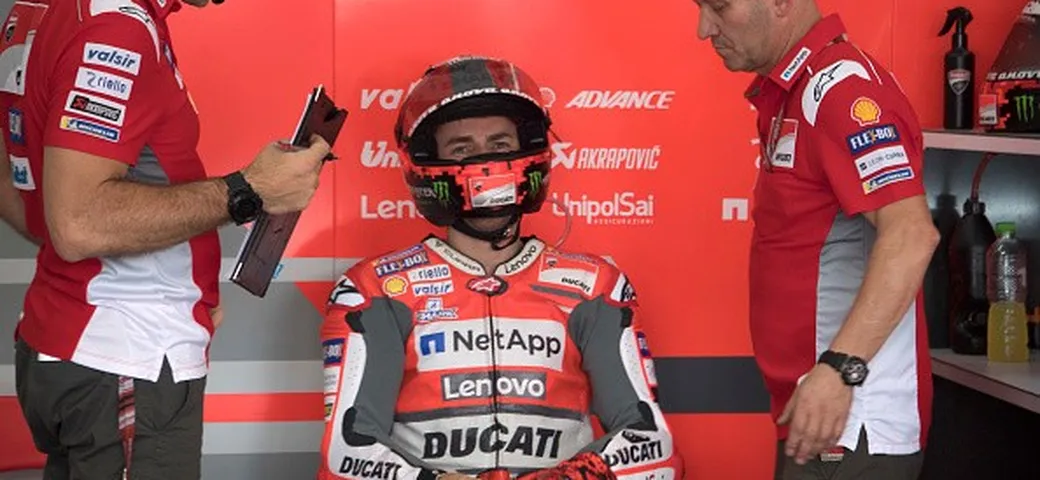 MotoGP Sepang, forfait di Lorenzo. Musi lunghi in Ducati