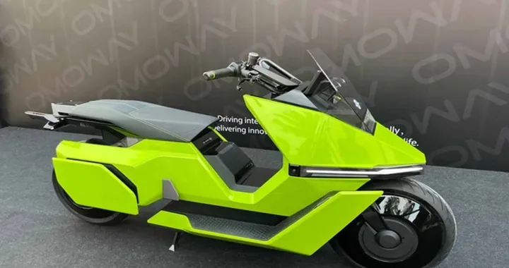 Omoway Omo X: lo scooter che ti parcheggia da solo (e ha pure stile)