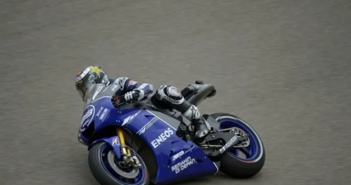 MotoGP, Aragon: nel warm-up Lorenzo davanti a Spies e Pedrosa. Solo 9° Rossi.